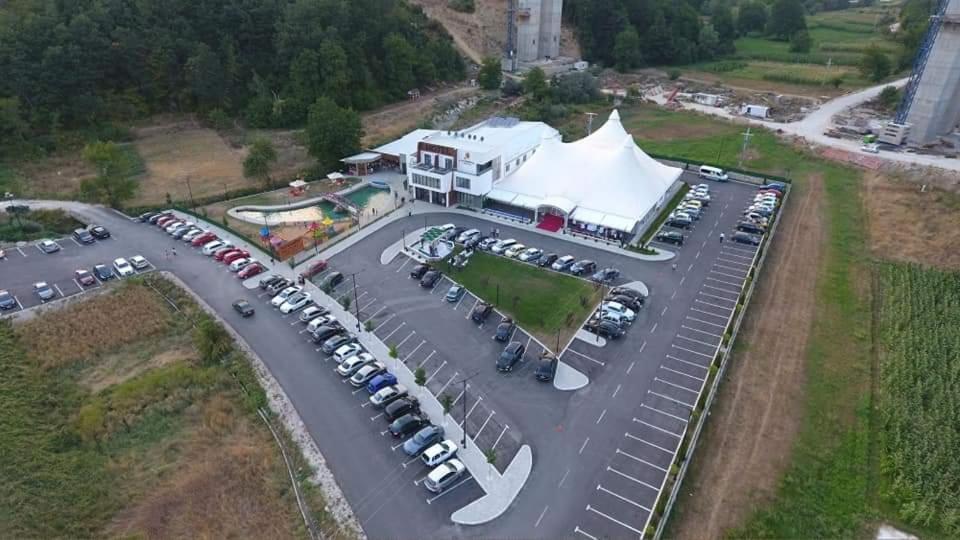 Atva Residence Hotel Dolni Dobrenoec Zewnętrze zdjęcie